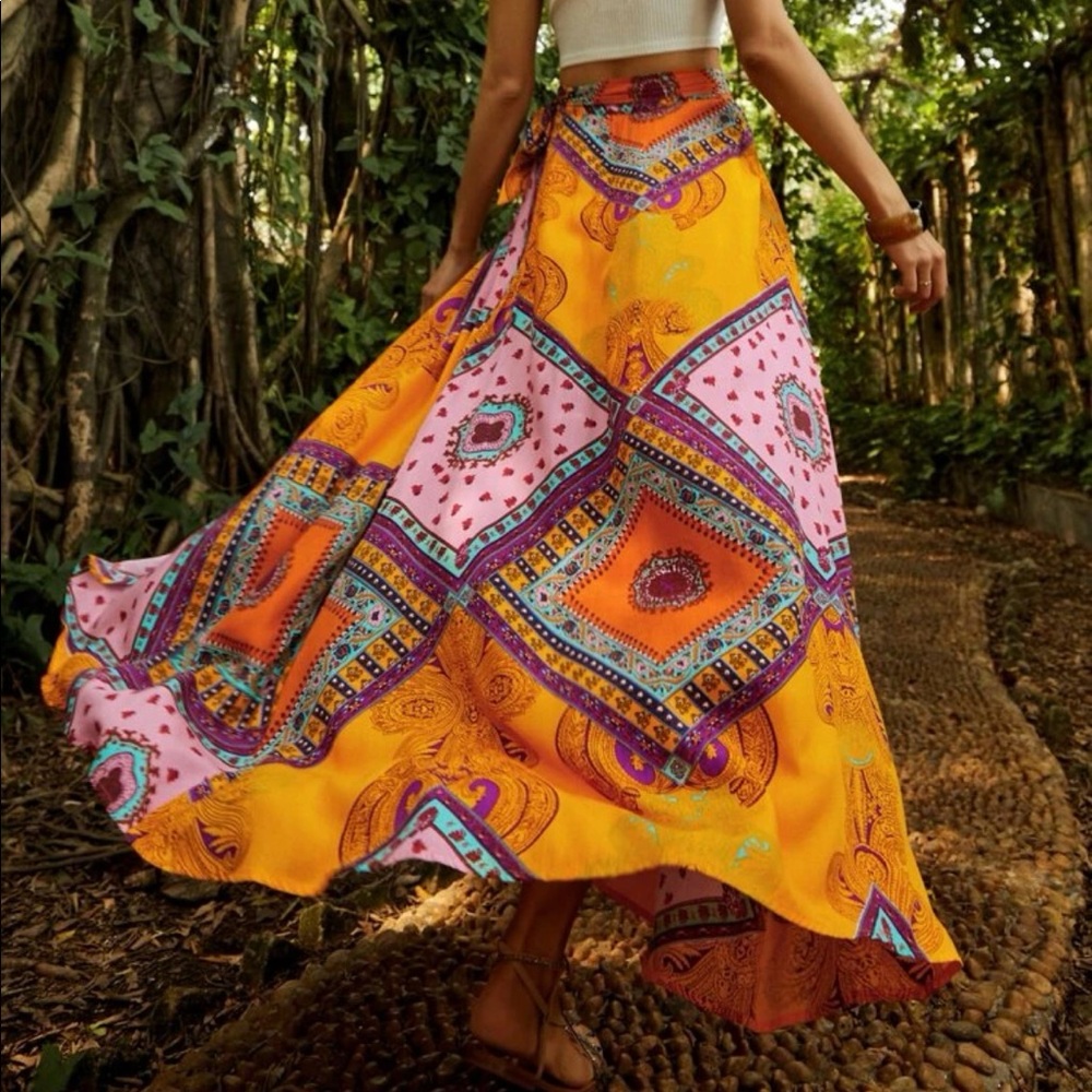 🎉HP🎉 Scarf Print Side Split Thigh Skirt